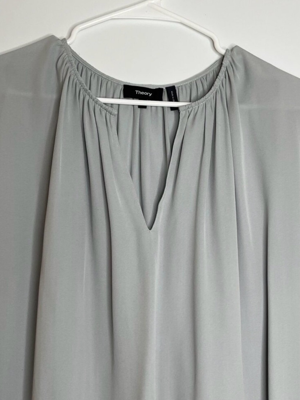 Theory 100% Silk Gathered Slit-Neck Top Blouse Gray Size Small‎